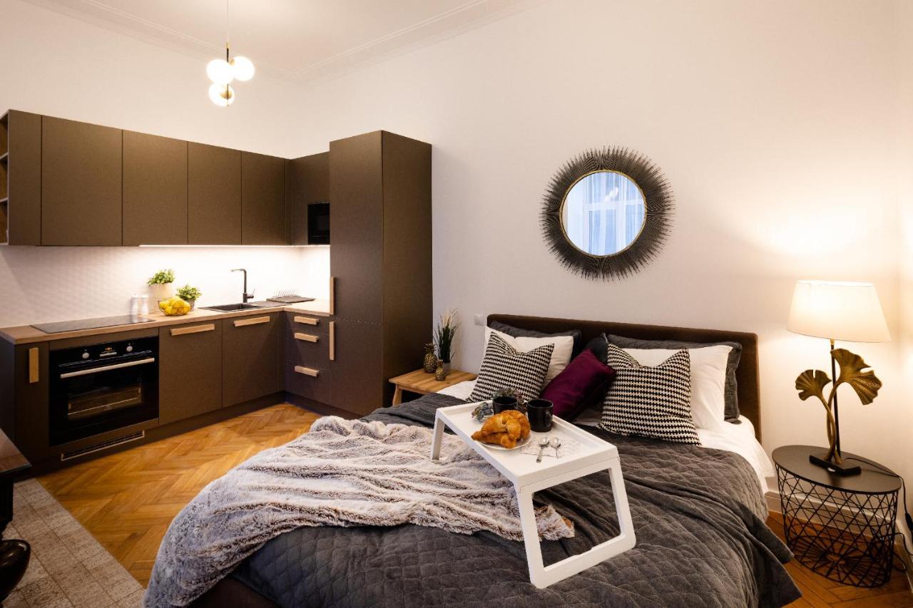 Brivibas House Design Apartments In City Center Riga Extérieur photo