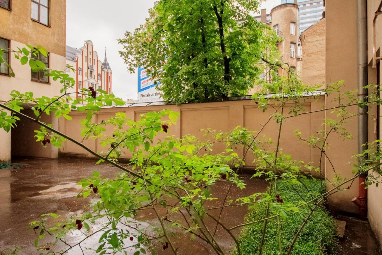Brivibas House Design Apartments In City Center Riga Extérieur photo