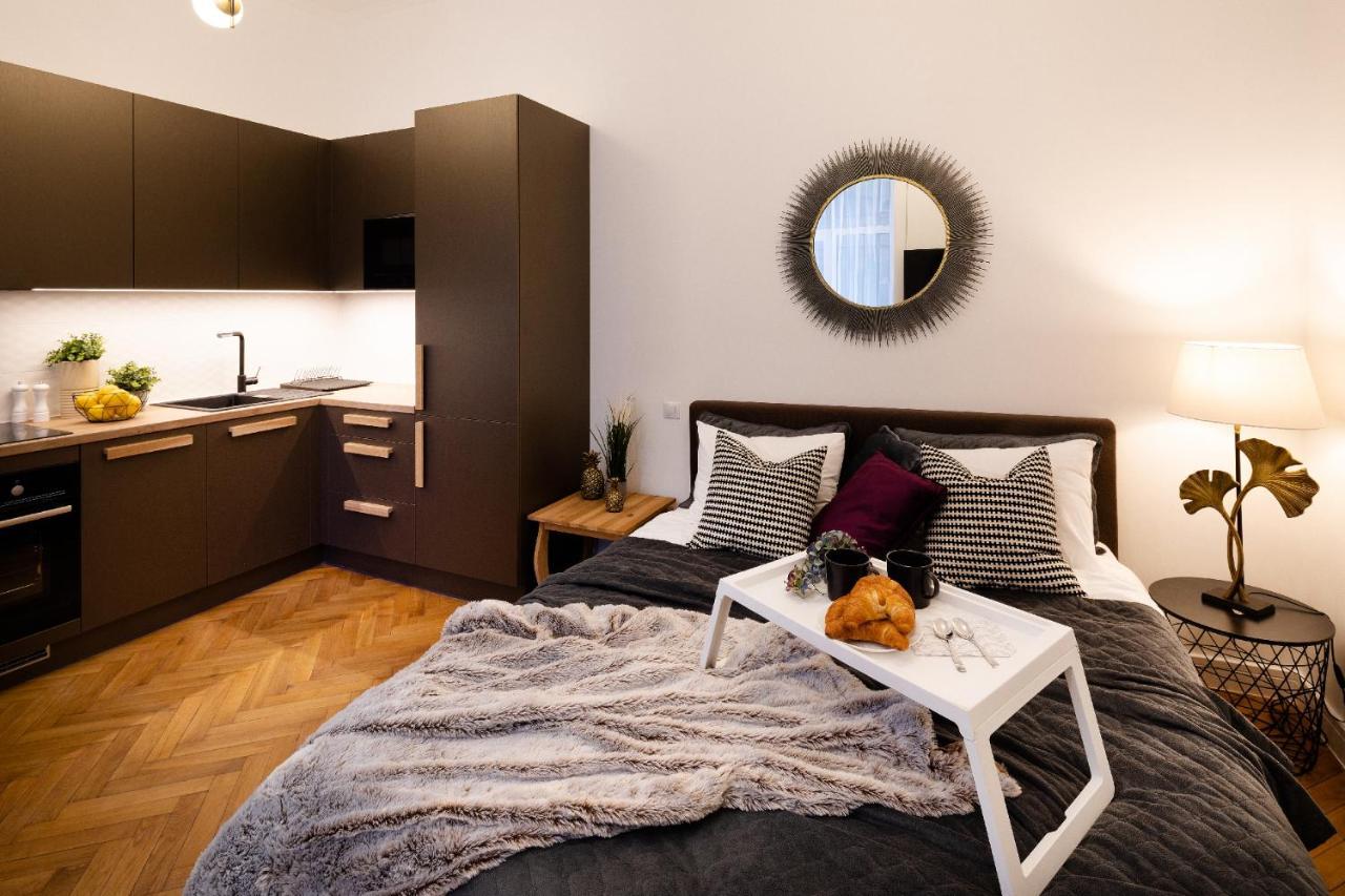 Brivibas House Design Apartments In City Center Riga Extérieur photo