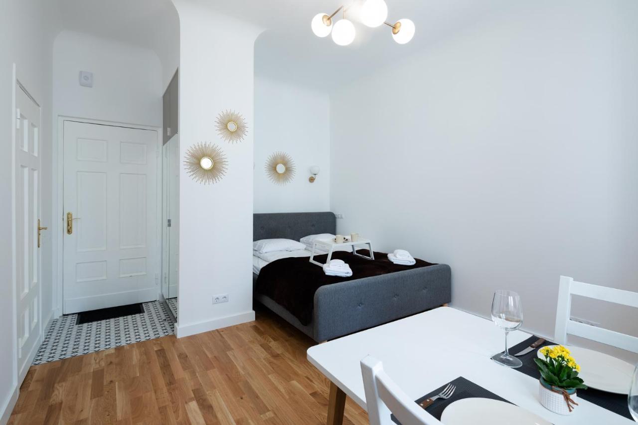 Brivibas House Design Apartments In City Center Riga Extérieur photo